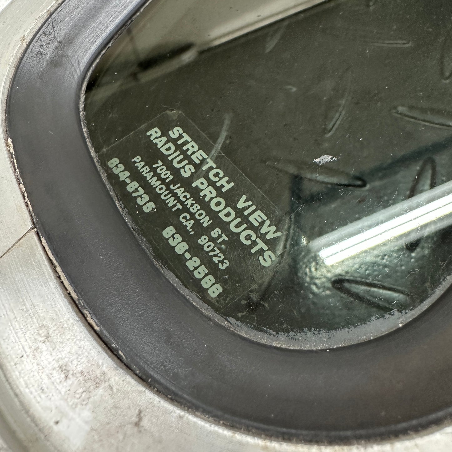 Single Slot Porthole Window