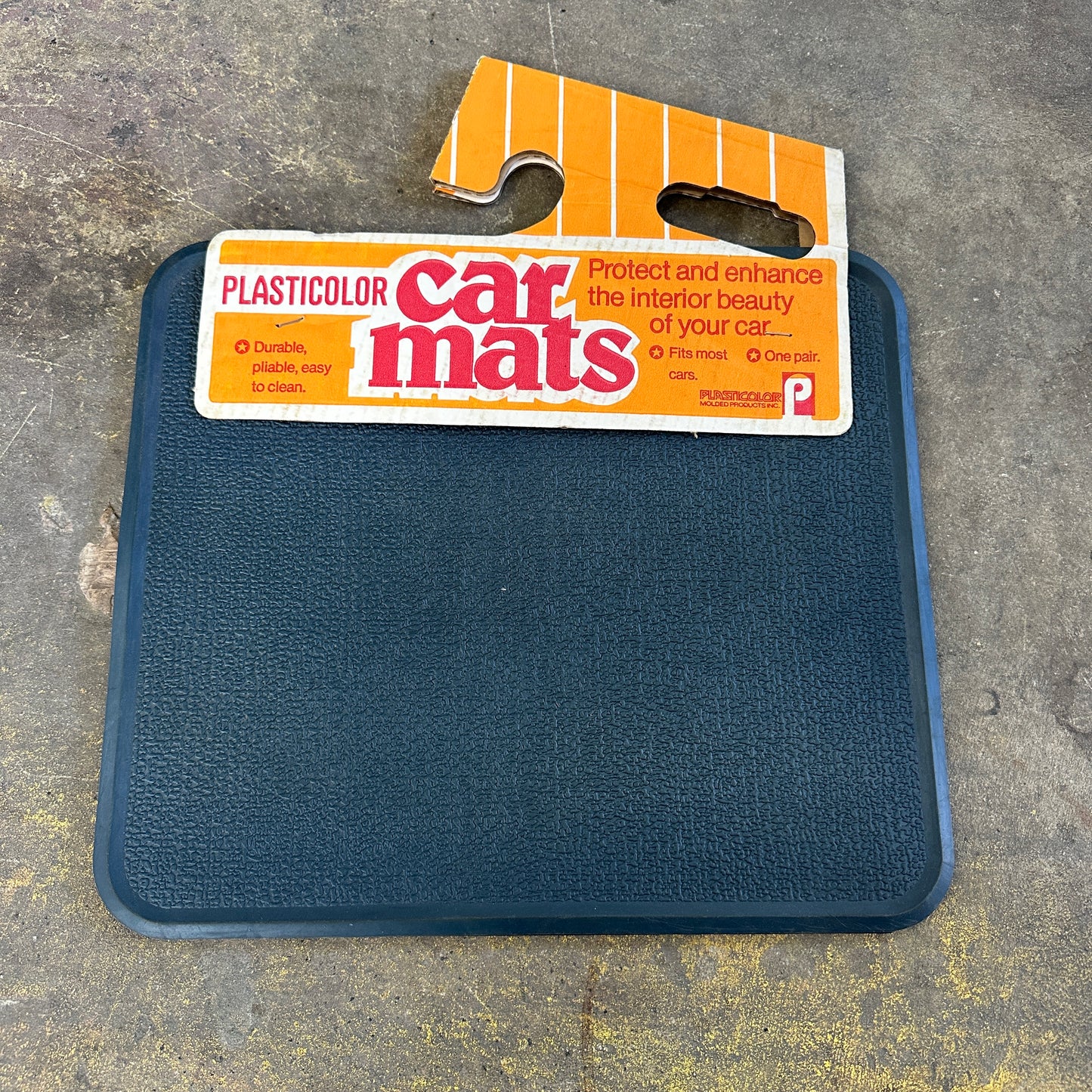 NOS Textured Rear Floor Mats - Plasticolor