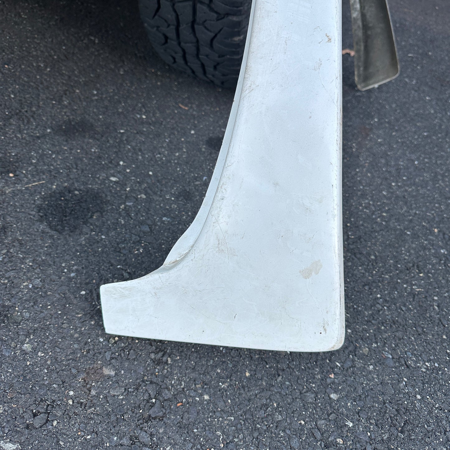 79-93 Dodge Van - RIGHT FRONT Mud Fiberglass Fender Flare