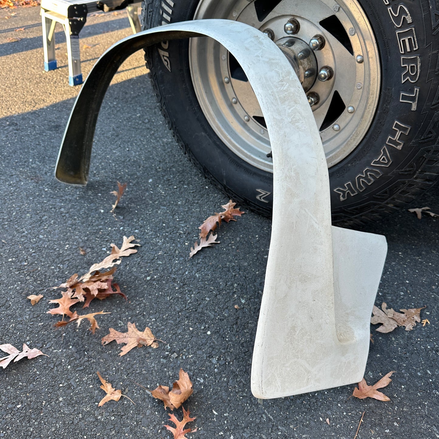 75-91 Ford Van - LEFT FRONT Mud Fender Flare