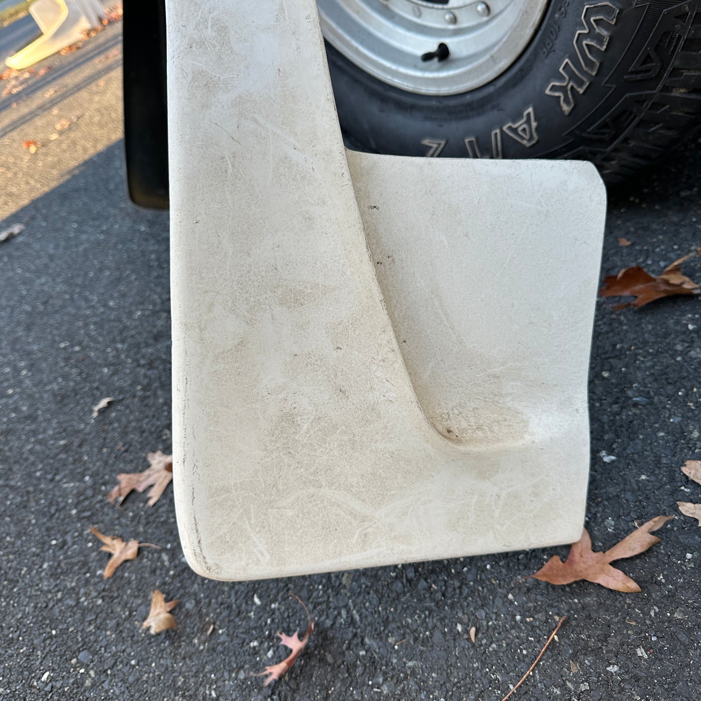 75-91 Ford Van - LEFT FRONT Mud Fender Flare