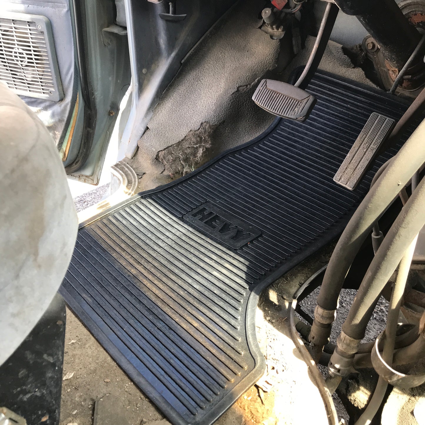75-91 Ford Van Floor Mats - Hevy BigRig Beef