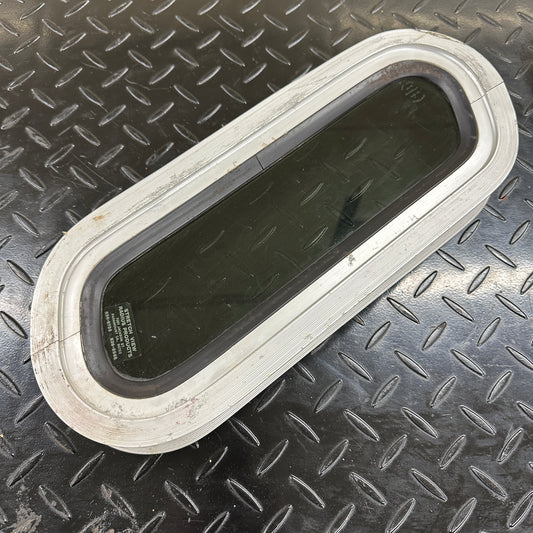 Single Slot Porthole Window