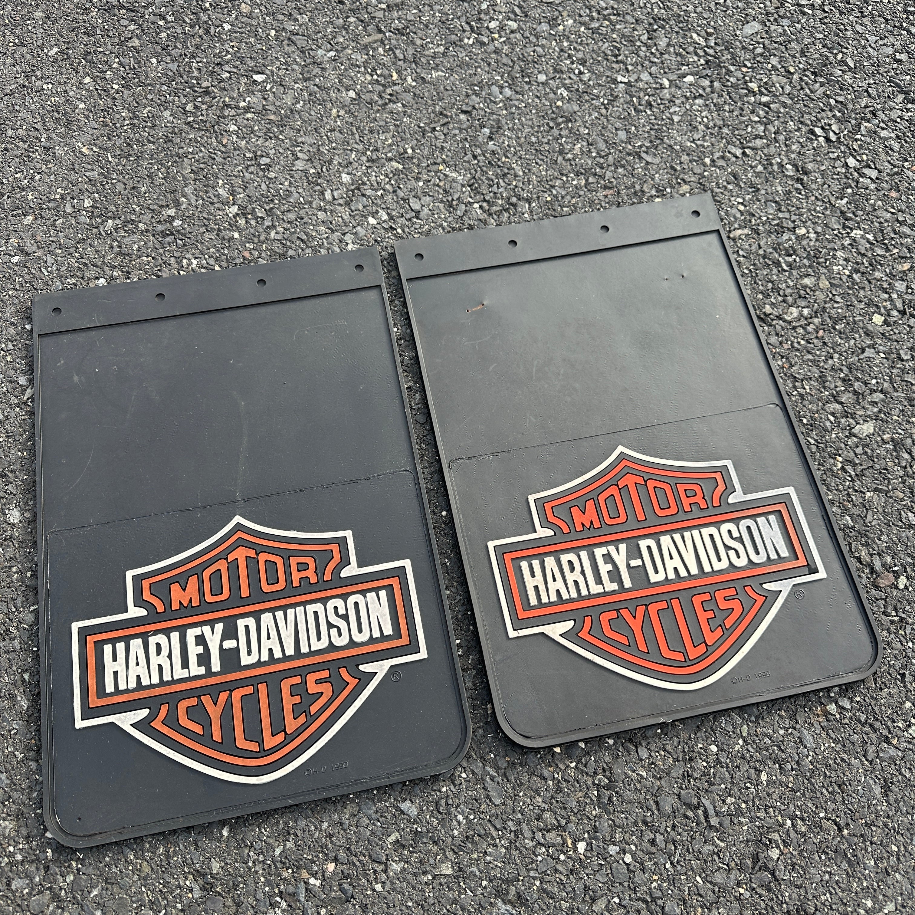 マッドフラップ　本革　スタッズ　harleydavidson NOS Harley Davidson Plasticolor Mud Flaps – Hevy Hauling