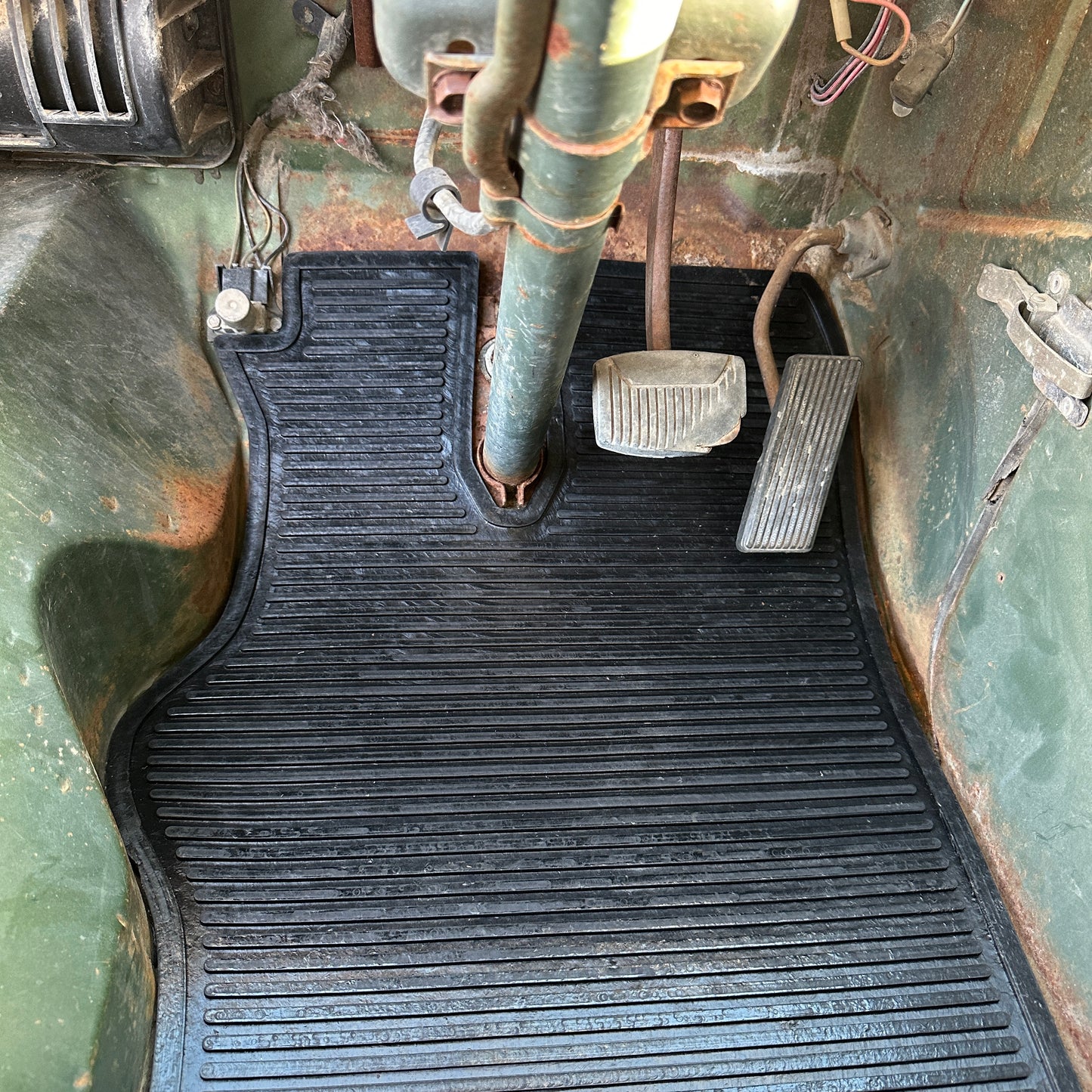 68-74 Ford Van Floor Mats - Hevy BigRig Beef