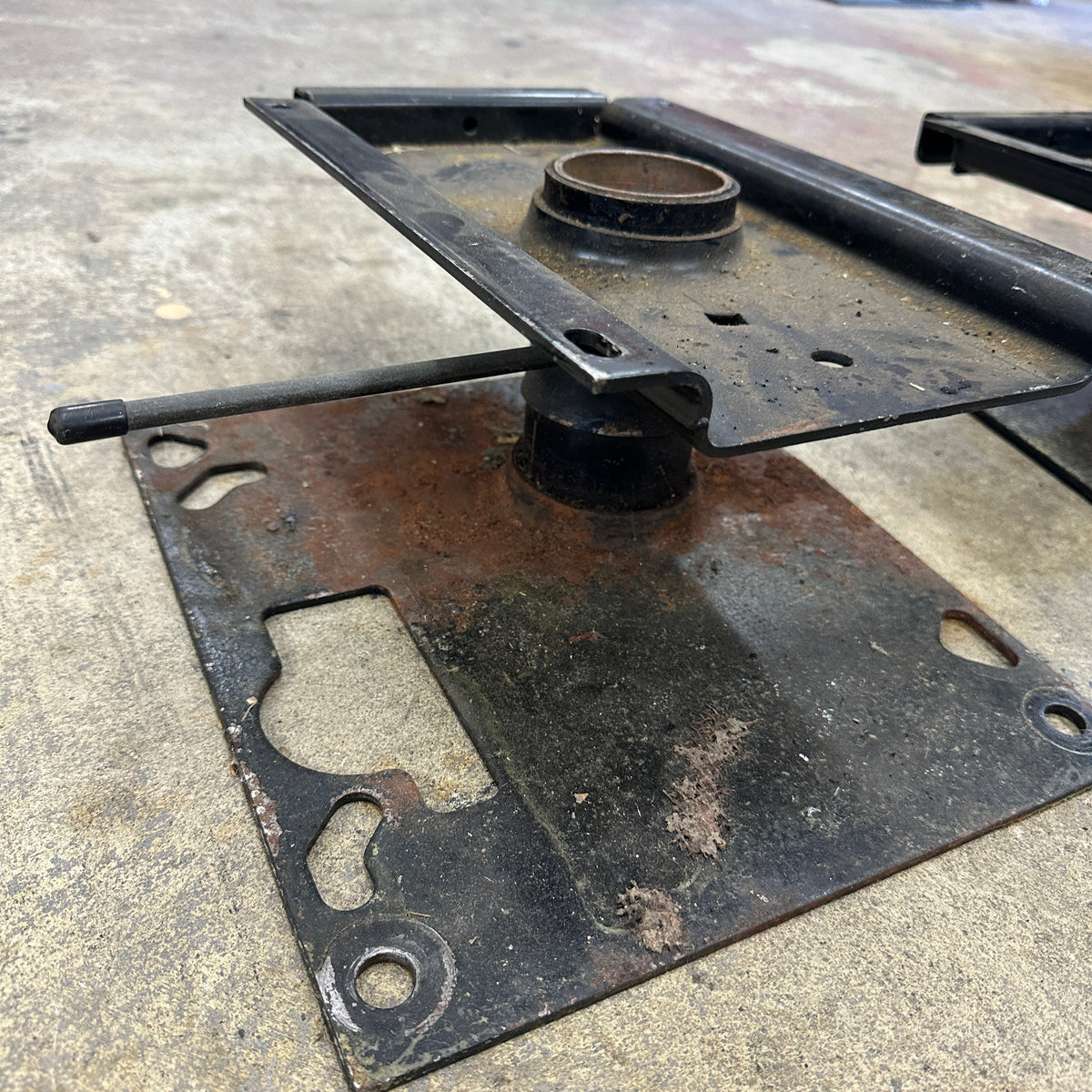 Swivel Seat Bases 71-95 GVan
