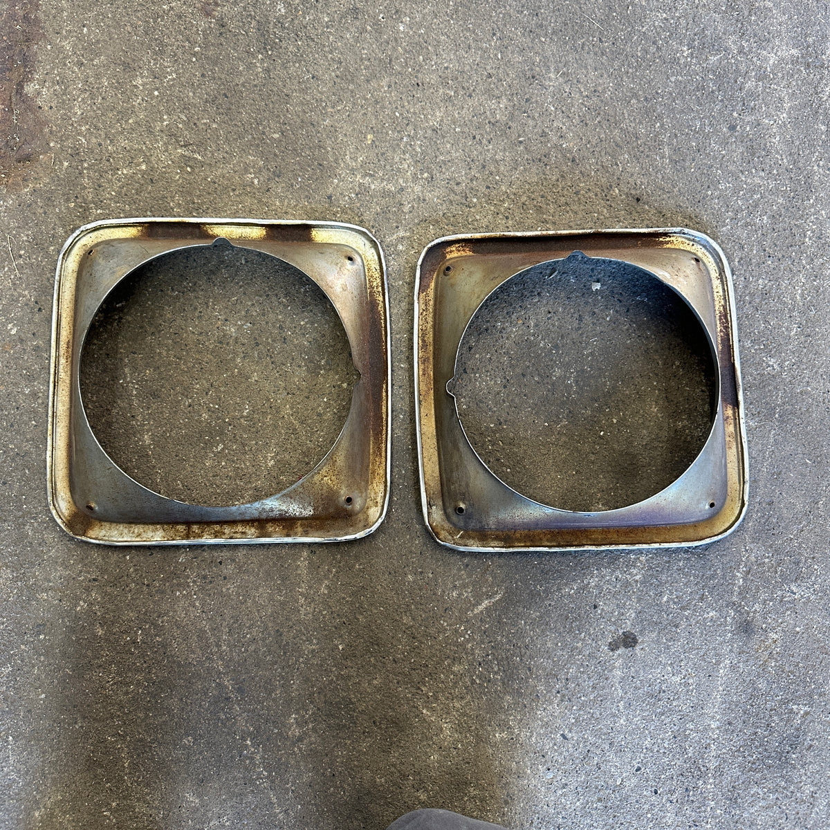 1971-1977 GVan Chrome Headlight Bezels