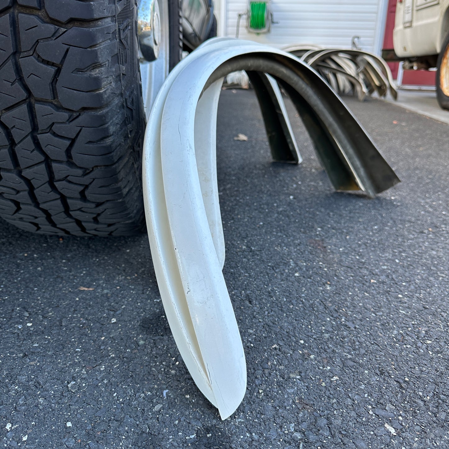 68-74 Ford Van - 4pc Slim Fiberglass Fender Flare Kit