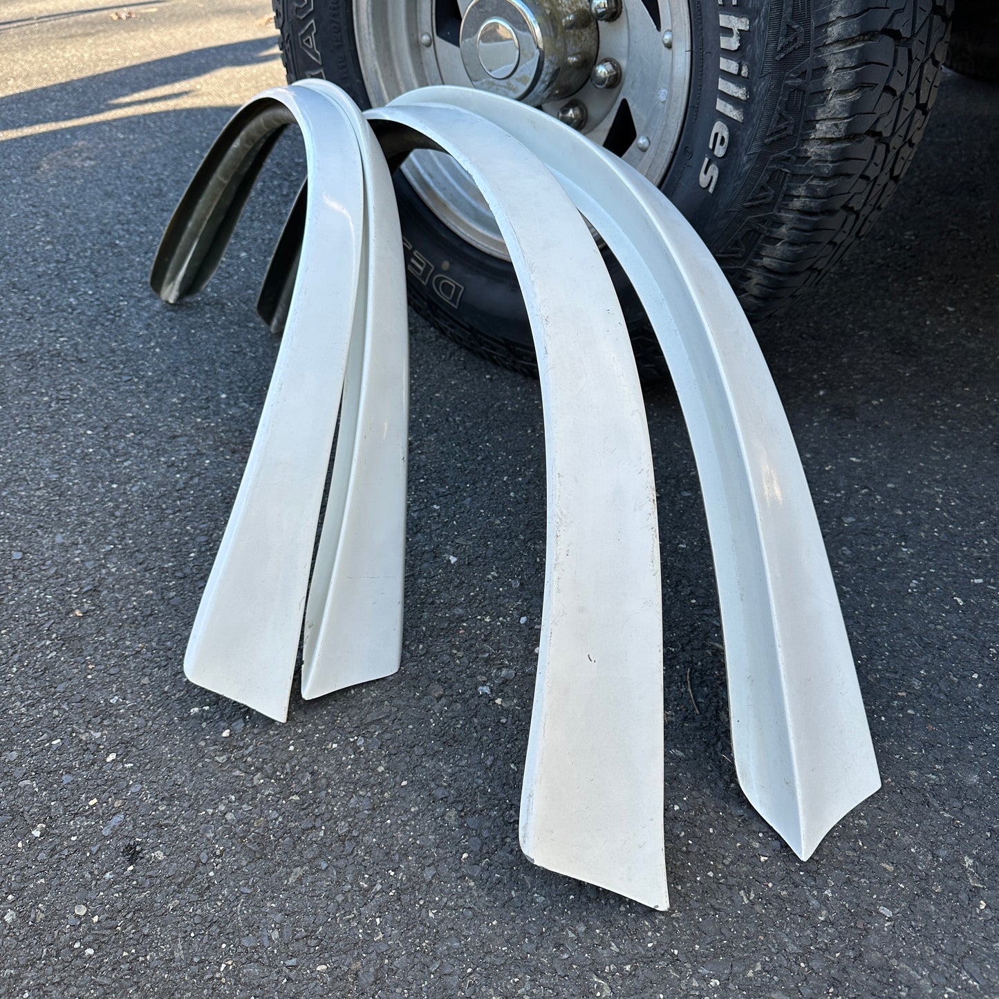 68-74 Ford Van - 4pc Slim Fiberglass Fender Flare Kit