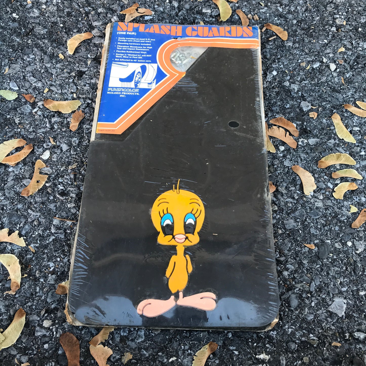 NOS Tweety Bird Mudflaps Small - Plasticolor 15x9