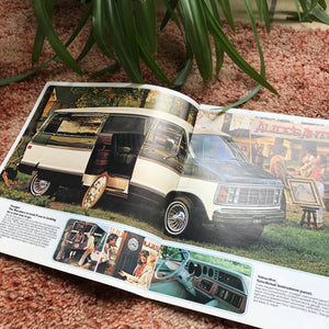 Plymouth Voyager '80 - Original Dodge Dealership Brochure